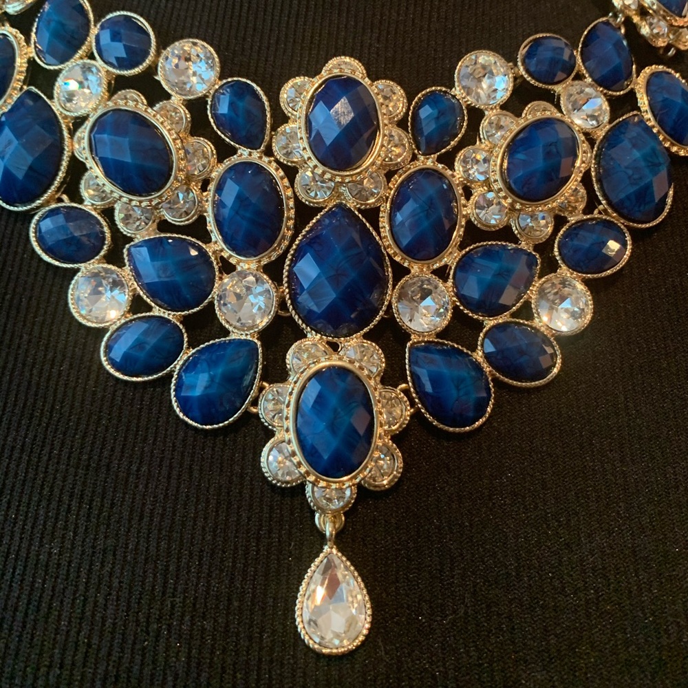 Stunning Blue rhinestone necklace - Picture 2 of 4